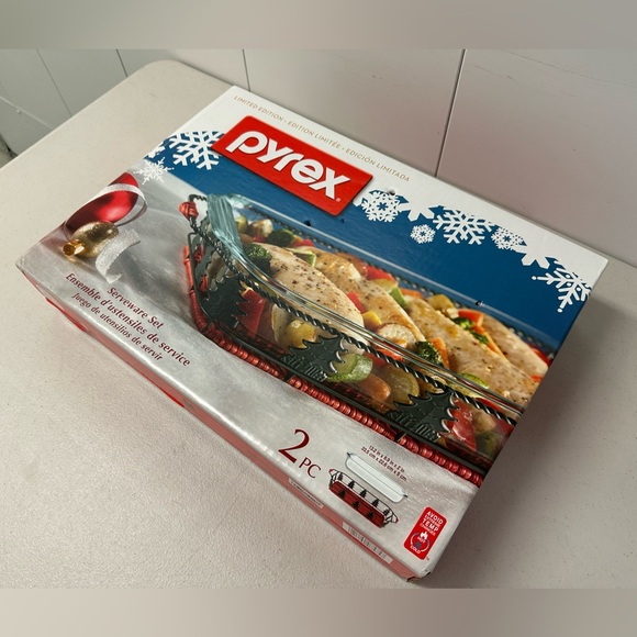Pyrex Holiday Serveware 2pc Set - Limited Edition - Picture 5 of 6